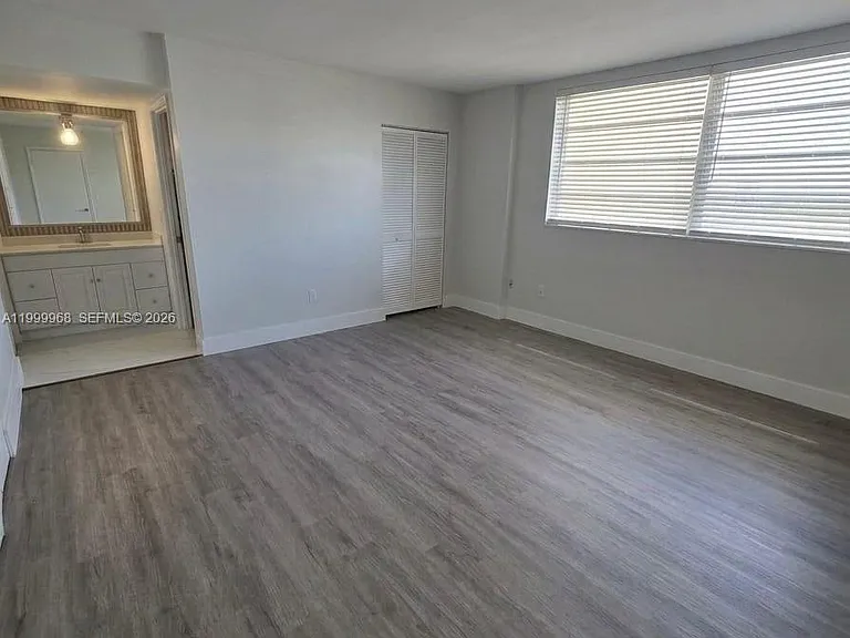 16400 NE 17th Ave #701 — Photo 4