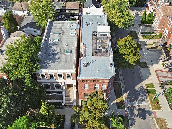 4th image of 1818 W Wellington Ave #3F