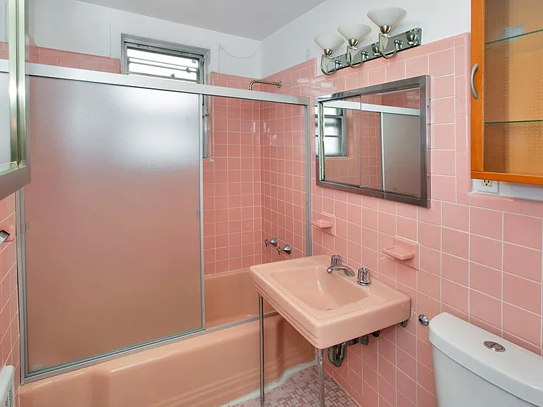2730 Edgehill Ave — Photo 14