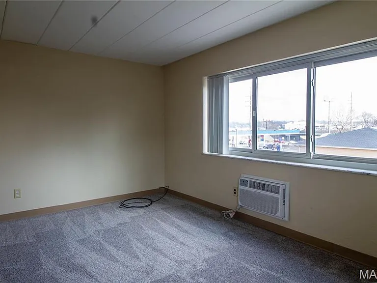 2758 Walton Rd — Photo 2