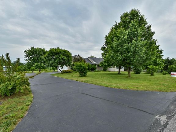 4th image of 112 Greystone Dr