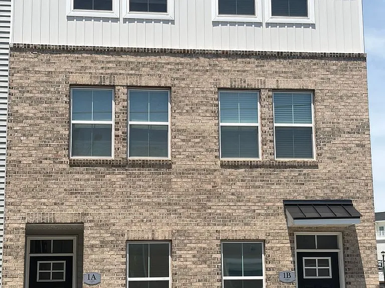 1A Ford St — Photo 1