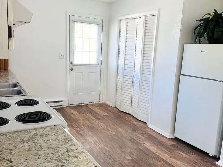 1014 E Balview Ave — Photo 12
