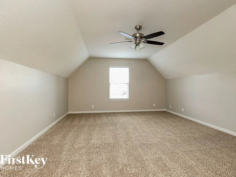 1304 Sunray Dr — Photo 8