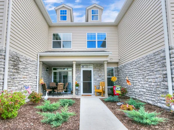 N17W26475 Meadowgrass Cir, Pewaukee, WI 53072
