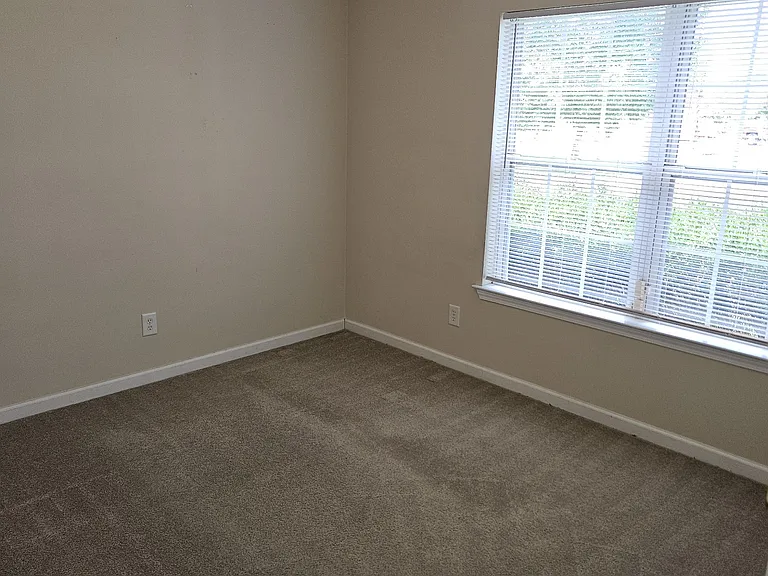 403 Ford Ct — Photo 26