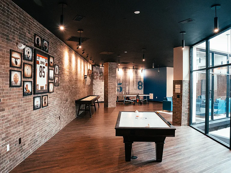 Team Campus Living — Photo 8