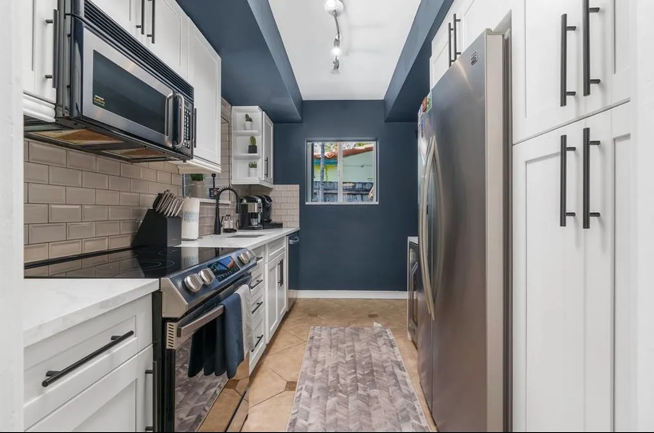 719 NE 20th Ave — Photo 4