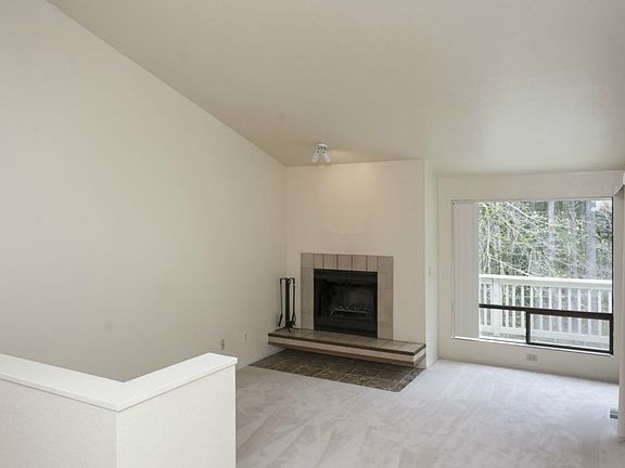 4th image of 15800 Village Green Dr Unit 14