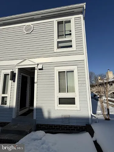 64 Hawthorne Ct NE Photo 1