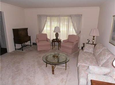 2nd image of 61517 Elderberry Ln