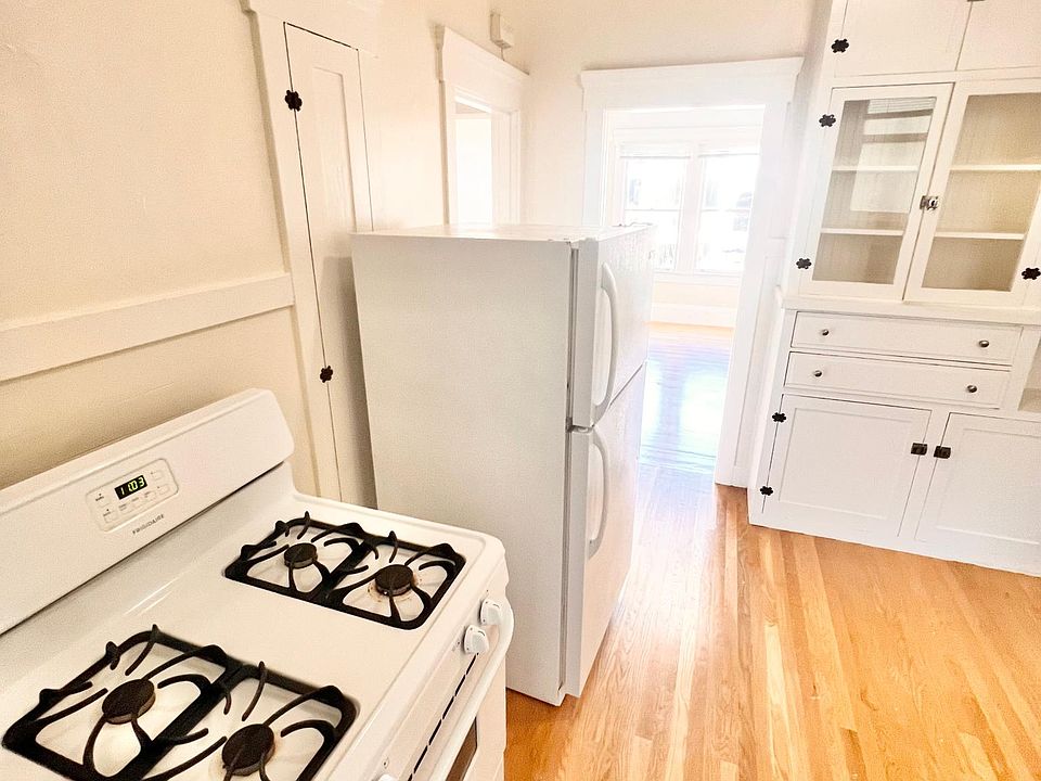 1st image of 547 Dolores St #4