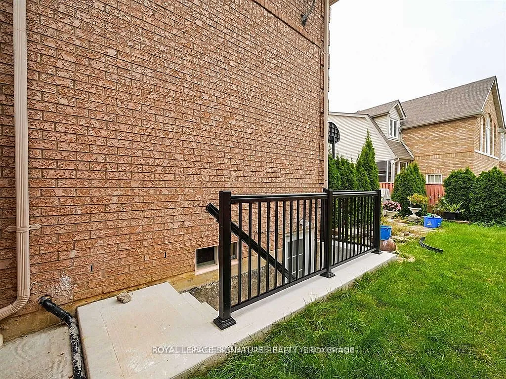 2 bed, $1,800 — Photo 3