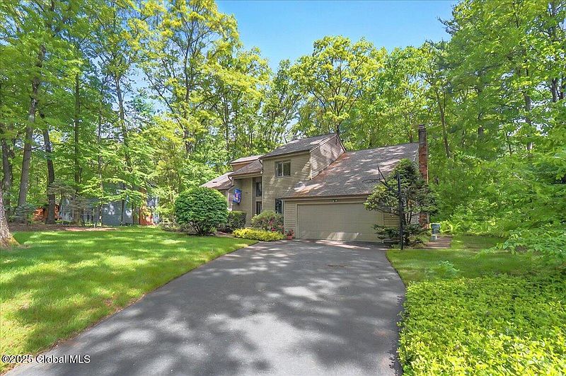 2nd image of 3 W Berkshire Drive