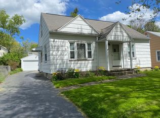 110 Colonial Rd, Rochester, NY 14609