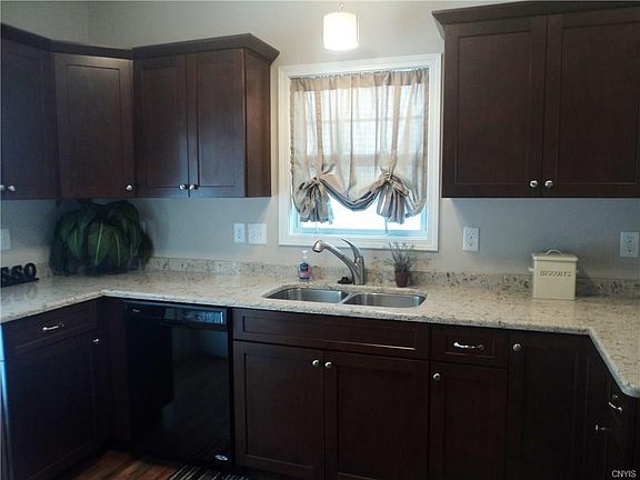 5th image of 3186 Samantha Dr