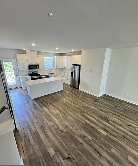 75 Continental Way — Photo 9