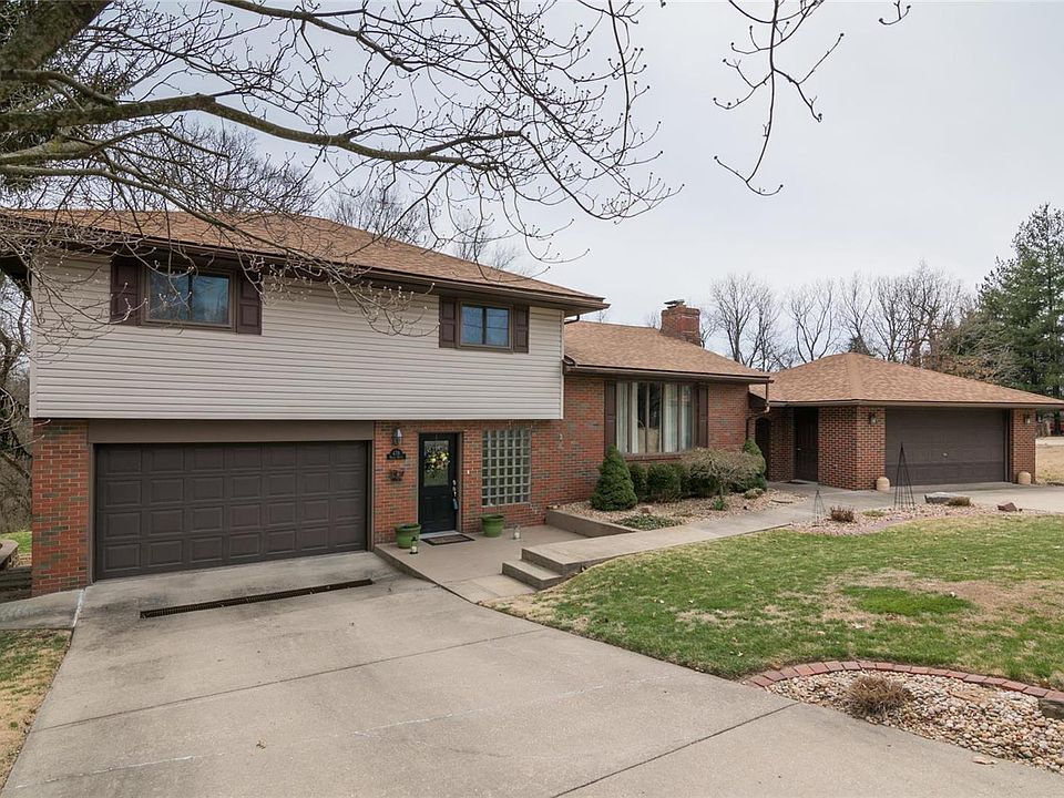1st image of 476 Valley Dr