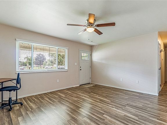 4th image of 15 Greencliff Dr