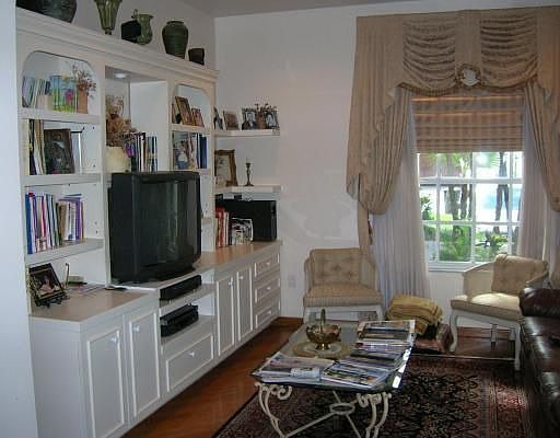 5th image of 4468 NW 93 Ct