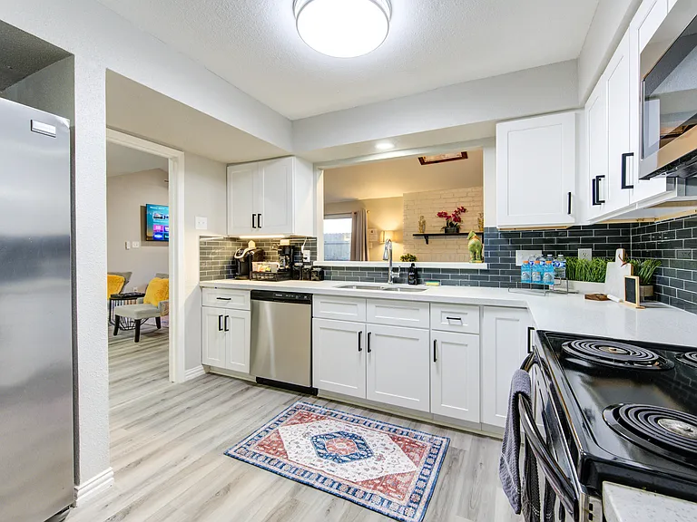 7373 Antoine Dr — Photo 18