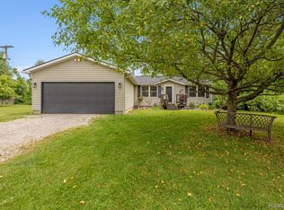 5891 Campbell Corners Dr, Howell, MI 48855