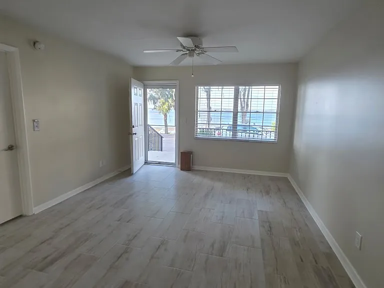 656 W Osceola St — Photo 16