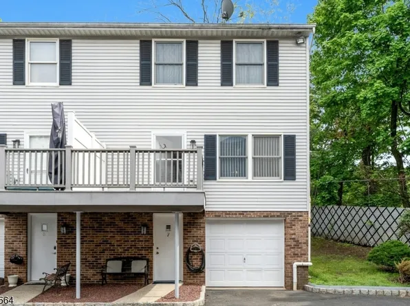 210 Caldwell Ave, Paterson City, NJ 07501