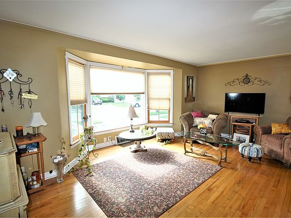 5th image of 9153 S Albany Ave