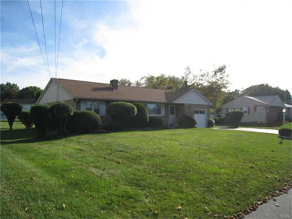 3rd image of 3774 Fleetwood Dr