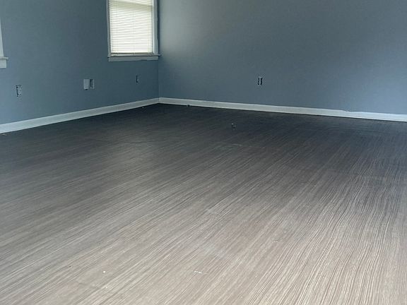 2nd image of 2912 Harlan Dr #2