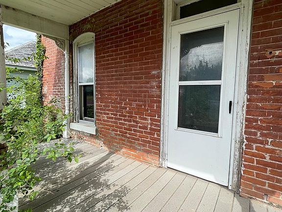 4th image of 612 Toles Ave