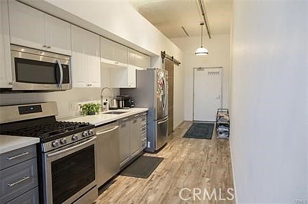 2nd image of 420 S San Pedro St APT 222