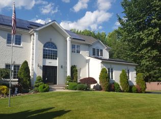 227 Pine Meadow Ct, North Brunswick, NJ 08902