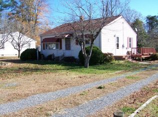 81 Pine Dr, White Stone, VA 22578