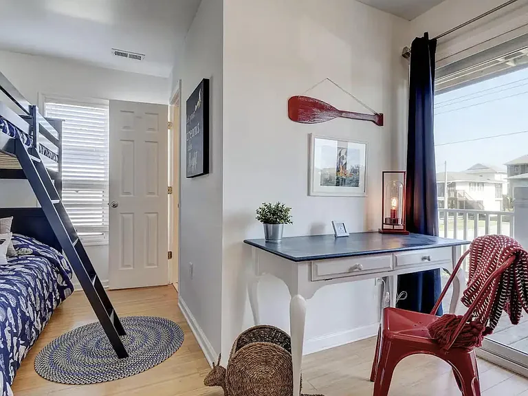 1117 S Topsail Dr — Photo 8