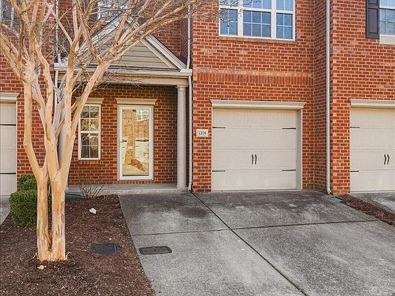 3rd image of 1314 Crown Point Pl