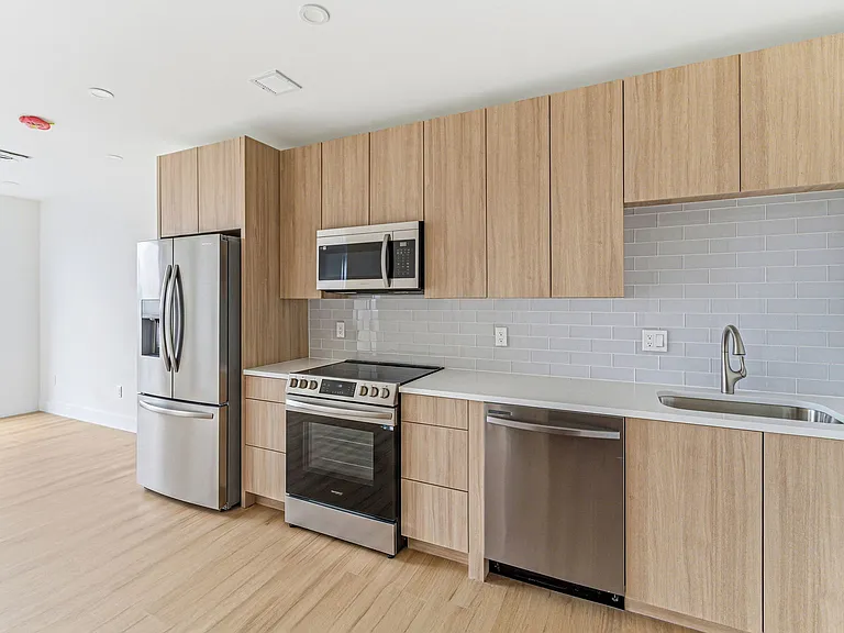 1035 Commonwealth Ave — Photo 52
