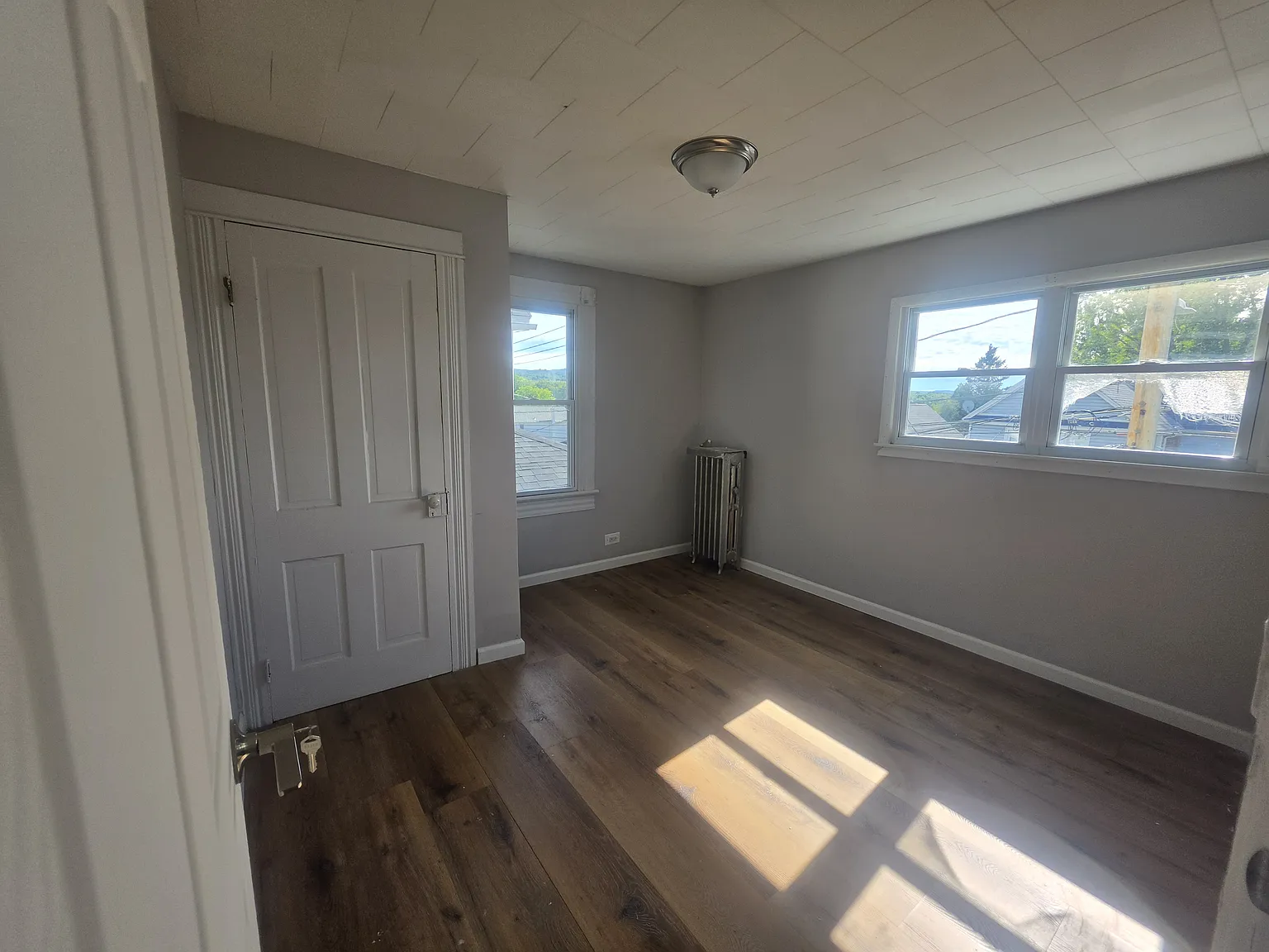 E Lackawanna Ave, Olyphant — Photo 3