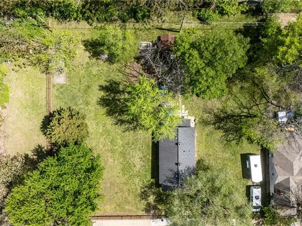 3225 Holmes St, Kansas City, MO 64109