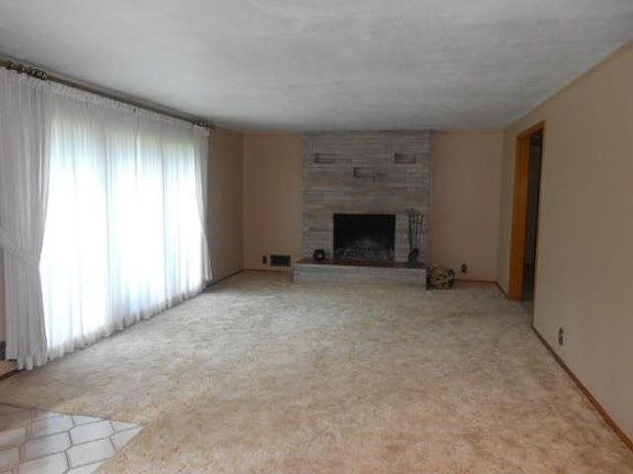 3rd image of 3425 College Ave