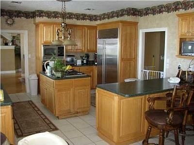 2nd image of 33 Bay Dr SE