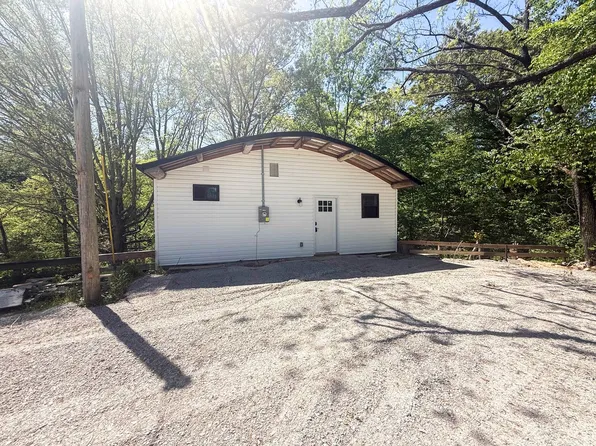 2519 Cherry Rd, Sparta, TN 38583