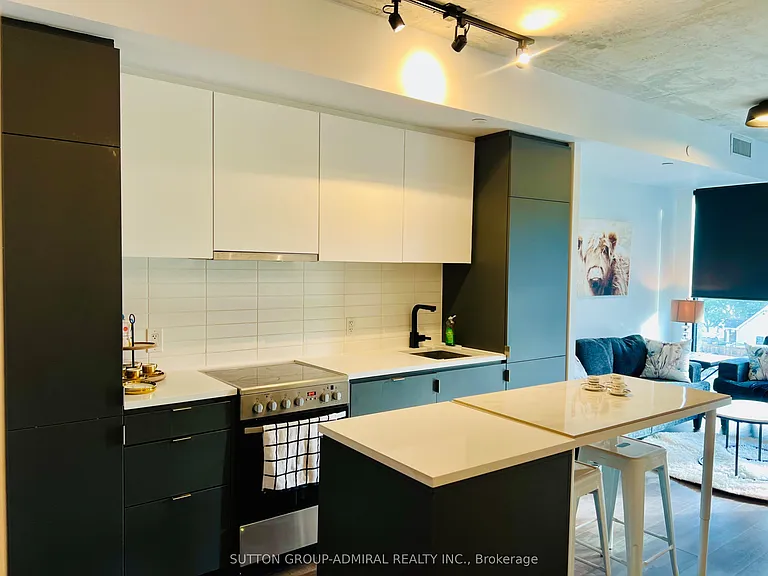 7 Smith Cres #323 — Photo 4