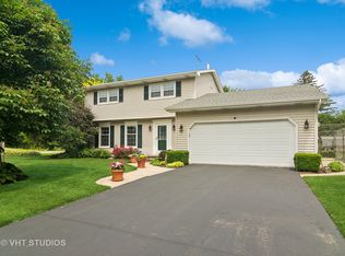 717 Burris Ave, Lake Bluff, IL 60044