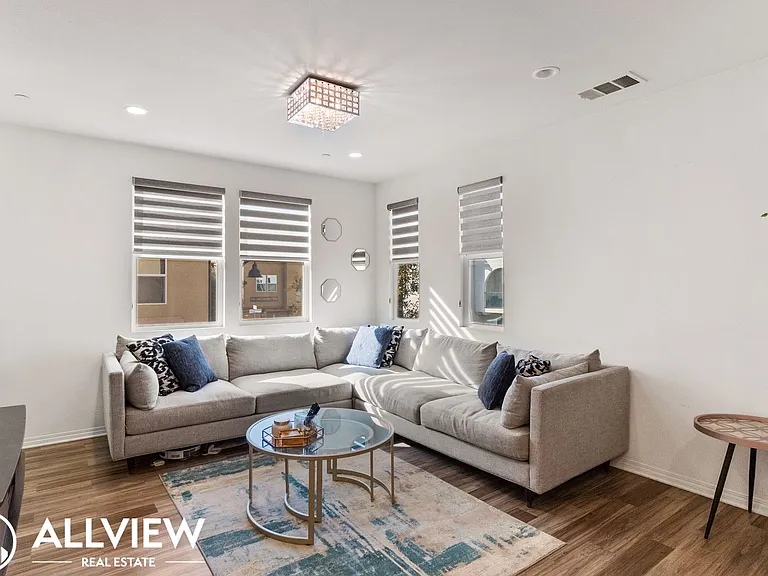 665 S Kinney Way — Photo 11