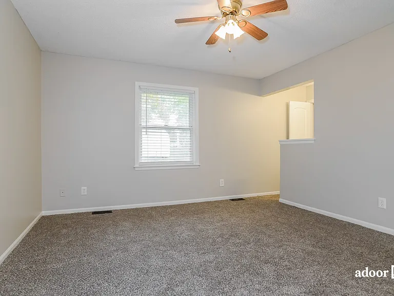 10447 N Cherry Dr — Photo 4