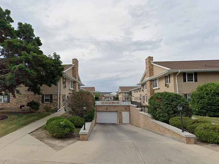 5650 W Wahner Ave #216 — Photo 3