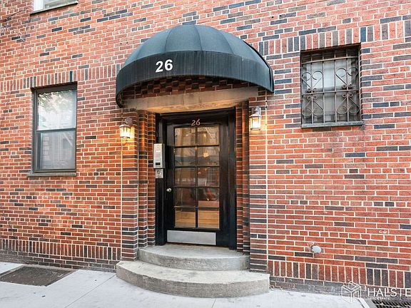 5th image of 24 Bedford St Unit B