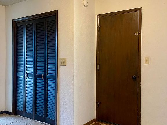4th image of 3335 Panorama Dr